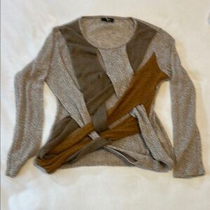 Stylish Gray and Brown sweater by Ryu size large